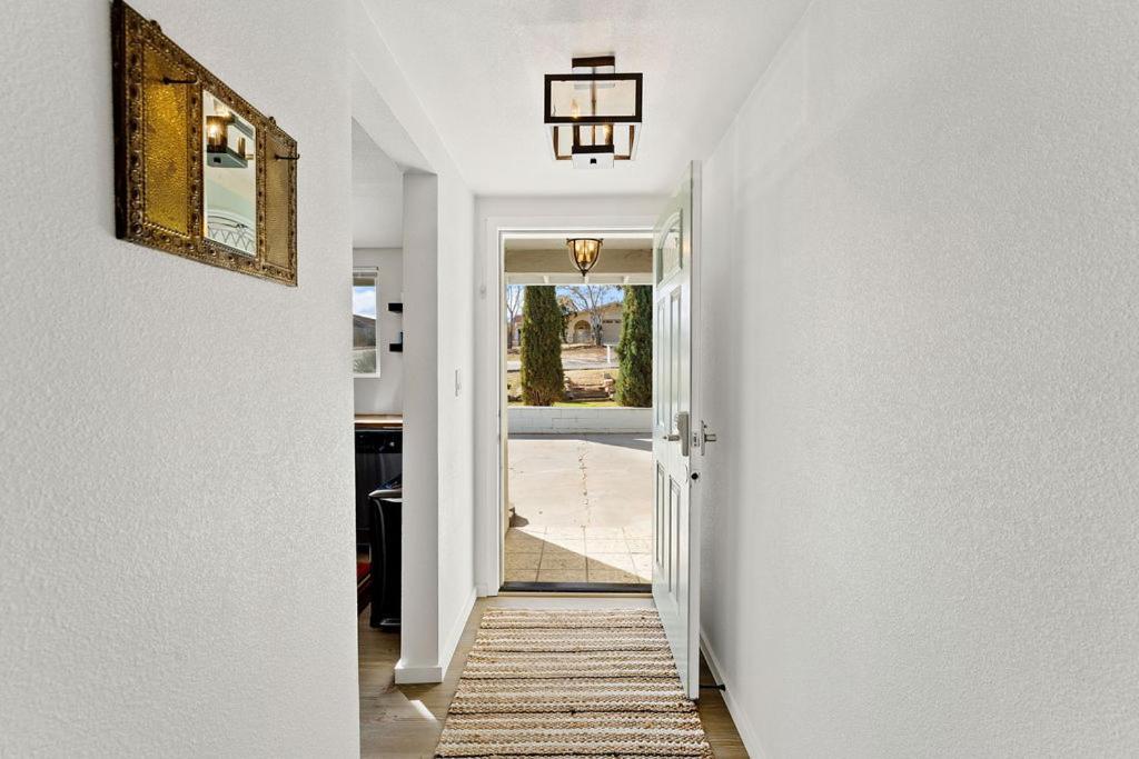 Cozy Stylish Home In The Heart Of Jt Village Джошуа-Трі Екстер'єр фото