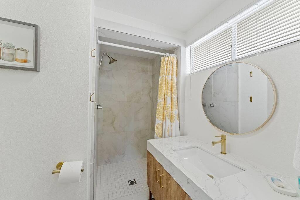 Cozy Stylish Home In The Heart Of Jt Village Джошуа-Трі Екстер'єр фото
